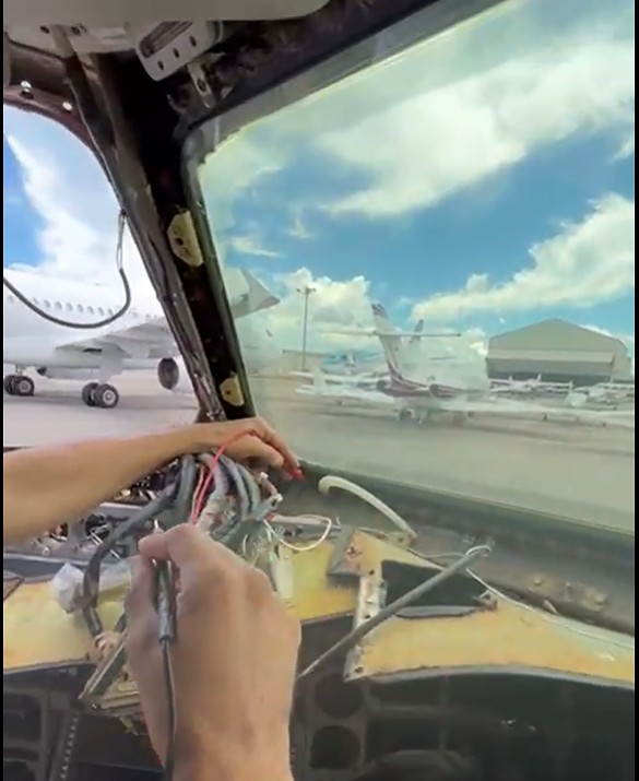 Hawker 700 Windshields