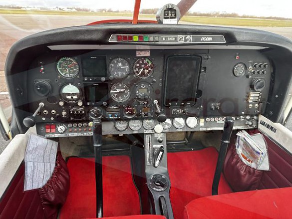 1984 ROBIN DR-400 Dauphin 4