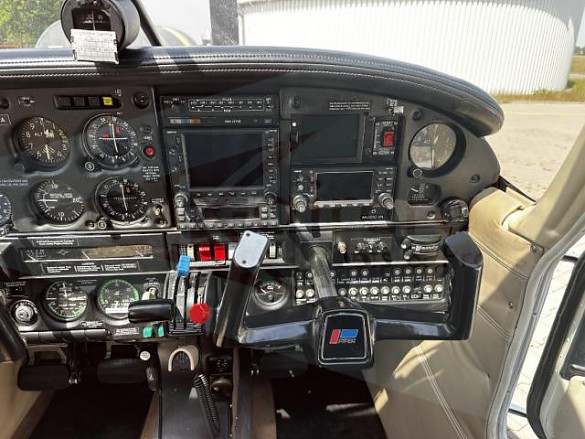 1979 PIPER PA-28RT-201T Turbo Arrow 4