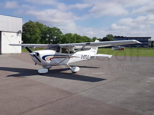 2000 CESSNA Skyhawk 172SP