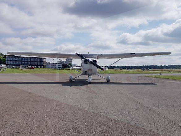 2000 CESSNA Skyhawk 172SP