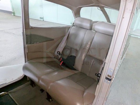 2000 CESSNA Skyhawk 172SP