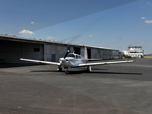 1998 MOONEY Allegro