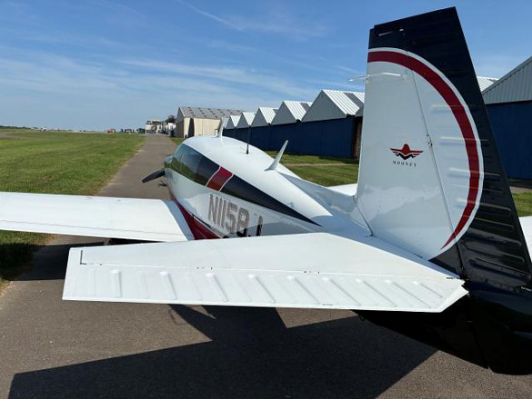 1982 MOONEY M-20J 201