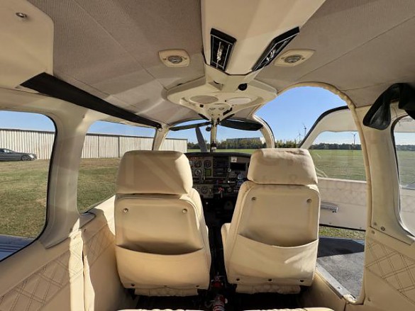 1981 PIPER PA-28RT-201T Turbo Arrow 4