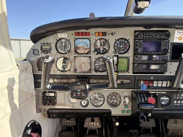 1981 PIPER PA-28RT-201T Turbo Arrow 4