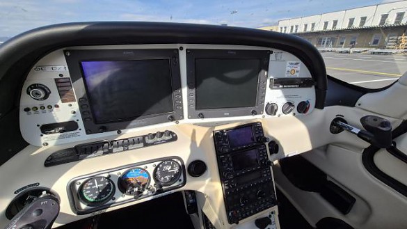 2006 CIRRUS SR-22