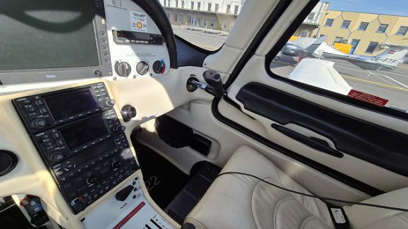2006 CIRRUS SR-22