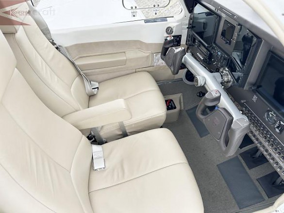 1990 BEECH 33 Bonanza