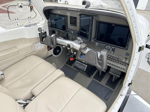 1990 BEECH 33 Bonanza