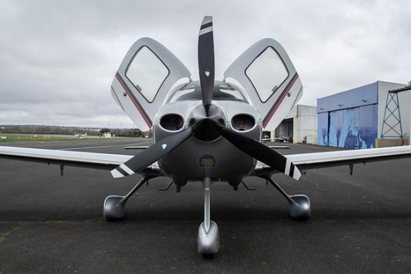 2013 CIRRUS SR-22