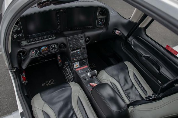 2013 CIRRUS SR-22