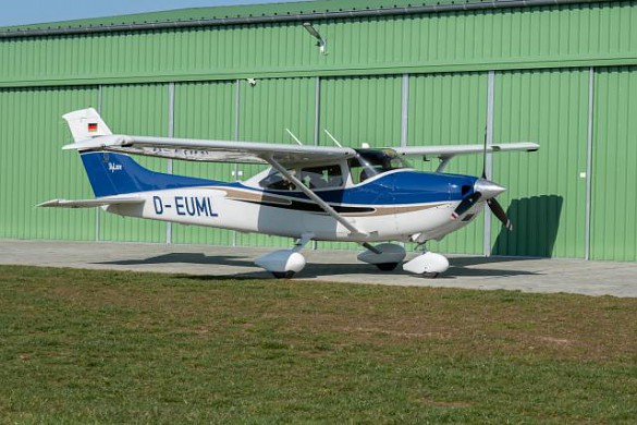 2004 CESSNA 182 Skylane 2004