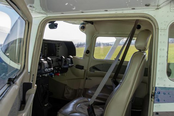 2004 CESSNA 182 2004