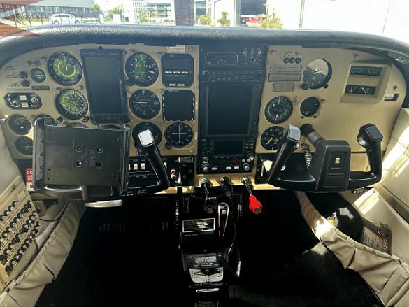 1979 CESSNA 210 Centurion