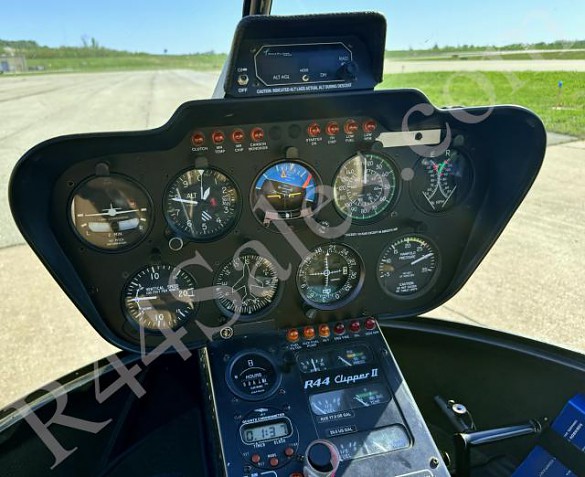 2004 ROBINSON R-44 Clipper II - 1179E